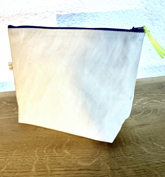 Segeltuchtasche mit blau/neongelben Fisch